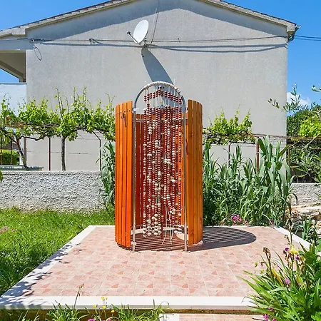House Vlade 1219 Holiday home